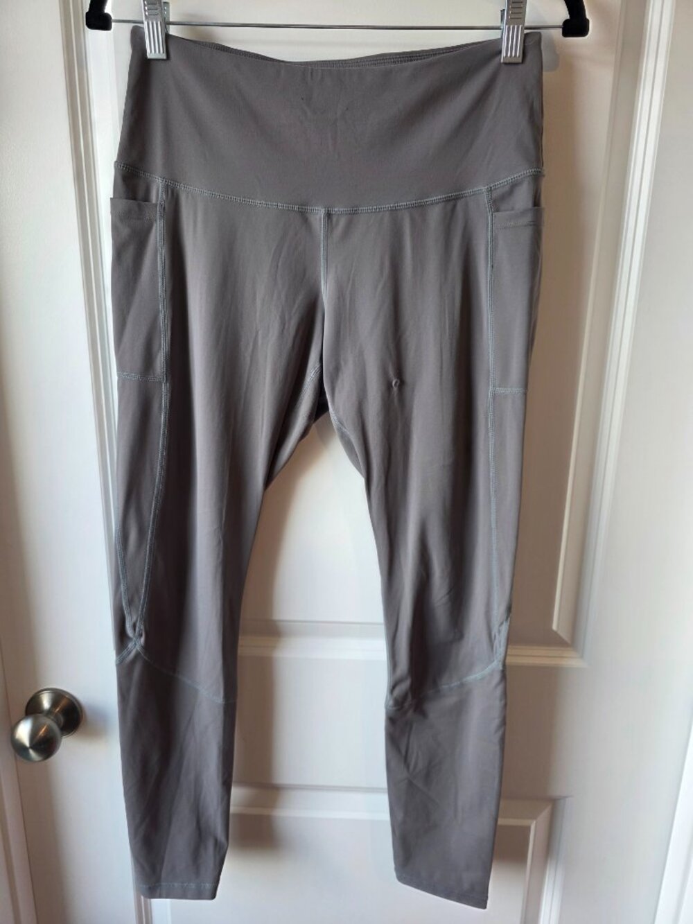 Feed Me Fight Me Dark Gray Crop Leggings w/ Pockets - L